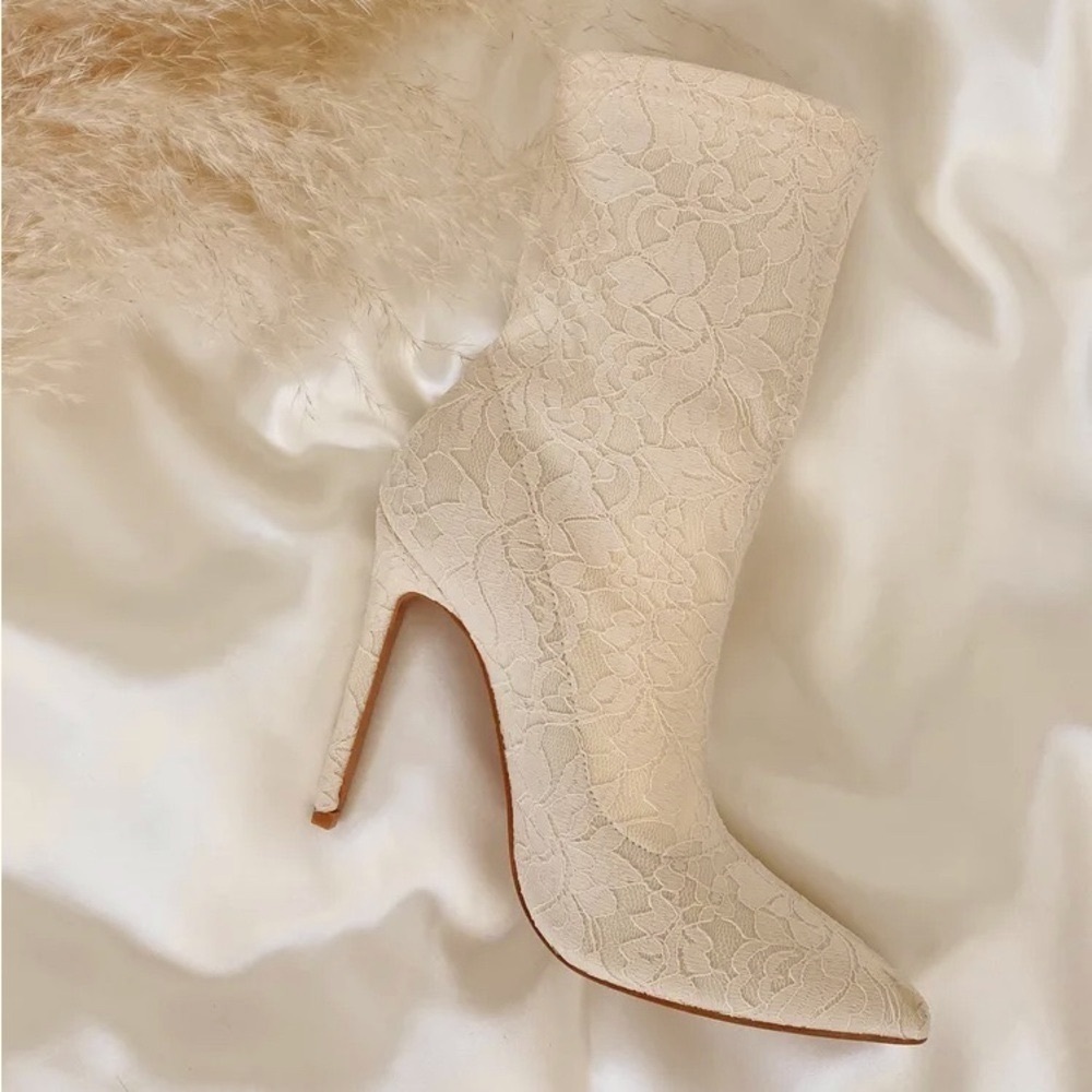 NWOT Lulus Lancie Ivory Lace‎ Pointed-Toe Mid-Calf Boots